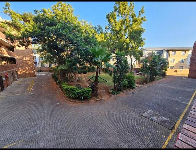 3 BEDROOM APARTMENT FOR SALE IN SINOVILLE